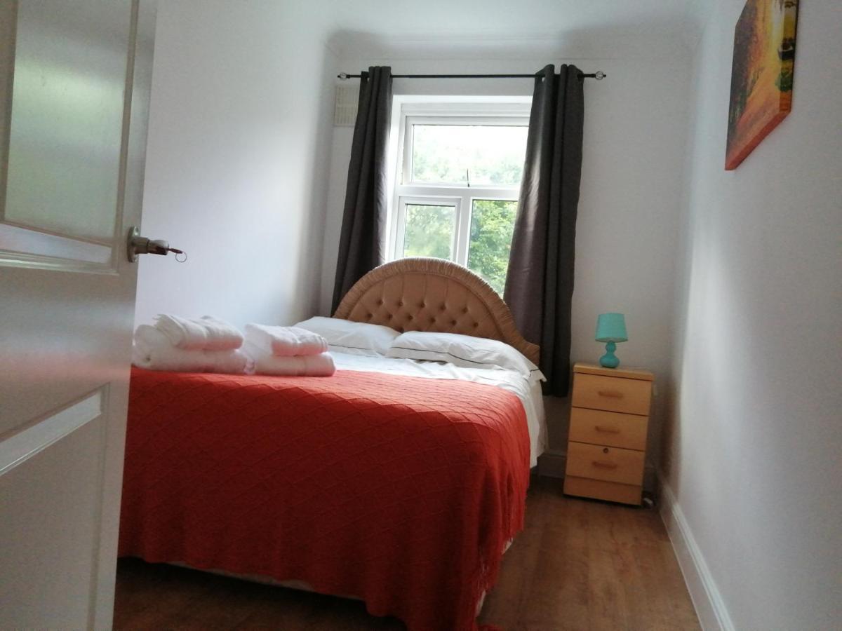Lovely 3 Bedrooms Flat Near Romford Station With Free Parking Exteriér fotografie