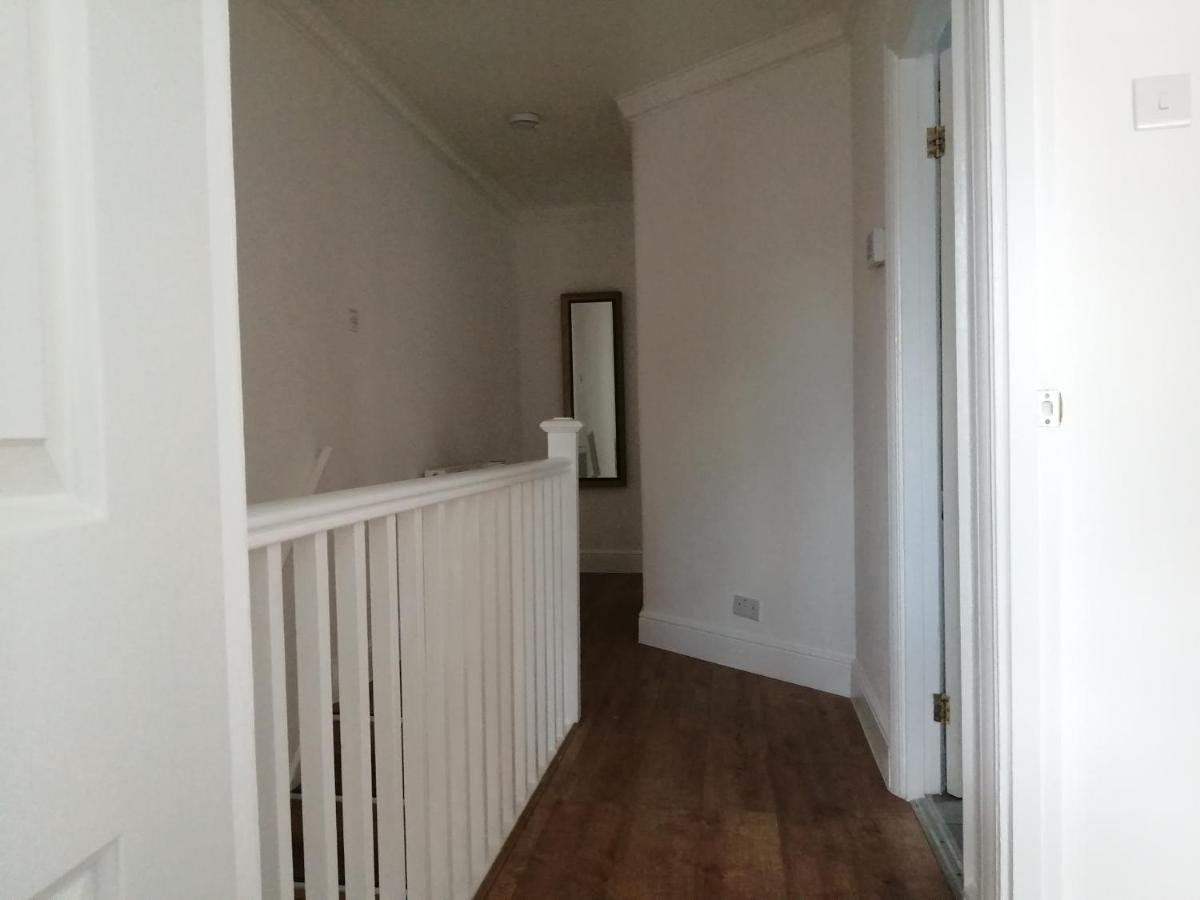 Lovely 3 Bedrooms Flat Near Romford Station With Free Parking Exteriér fotografie