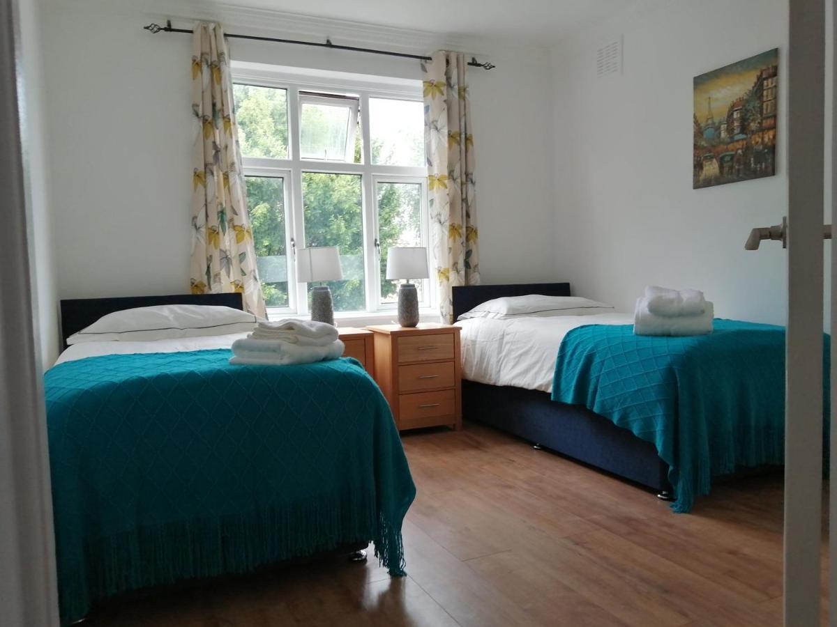 Lovely 3 Bedrooms Flat Near Romford Station With Free Parking Exteriér fotografie