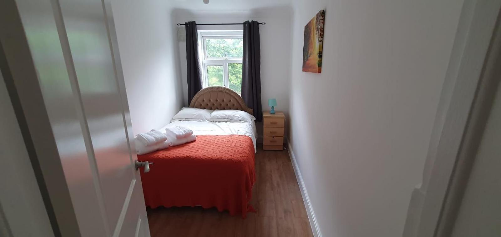 Lovely 3 Bedrooms Flat Near Romford Station With Free Parking Exteriér fotografie